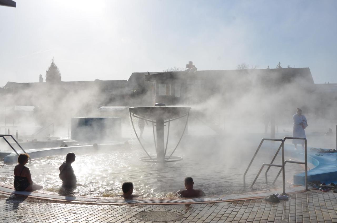 Apartman Aquapark - Hotel Besenova Ngoại thất bức ảnh